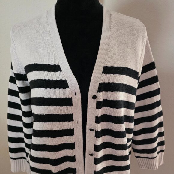 H&M Sweaters - H&M women's Cardigan crewneck sweater, size Large.